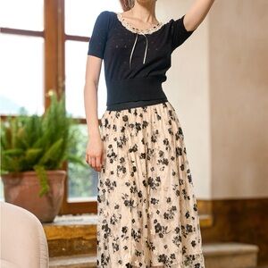 Chic Floral Black and Cream Maxi Skirt